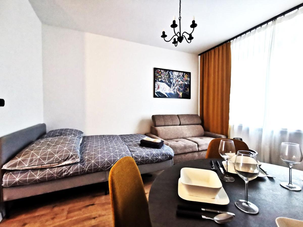 Podwale Apartment - Self Check-In 24H Wroclaw Bagian luar foto